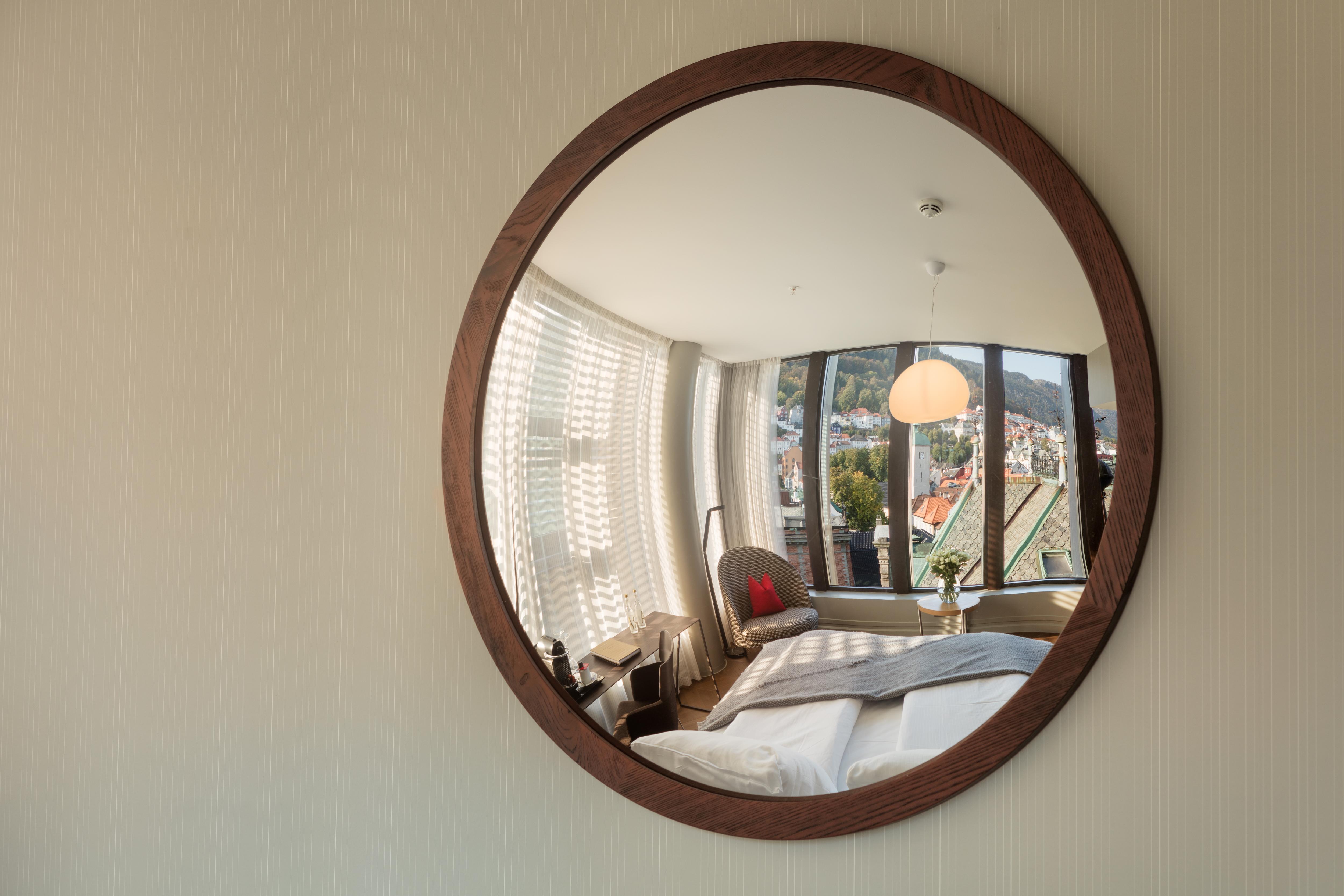 Bergen Bors Hotel Exterior photo A convex mirror