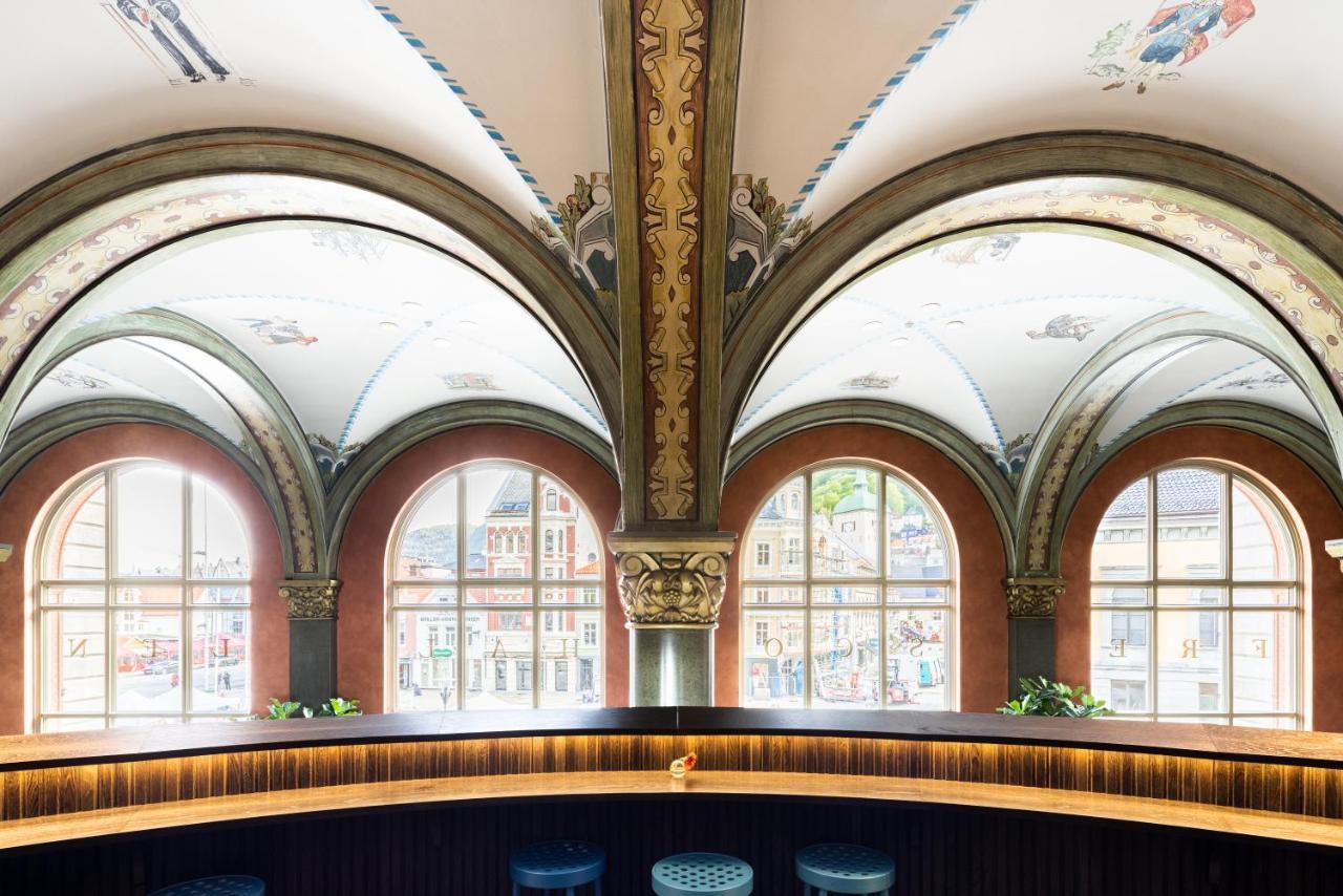 Bergen Bors Hotel Exterior photo The ceiling of the bar